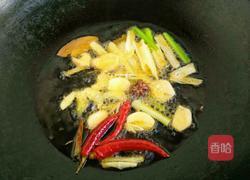 家常炖鲫鱼的做法图解3