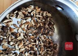 韭菜黄香菇猪肉饺子(附带详细包饺子步骤)的做法图解4
