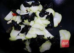 佛手瓜炒木耳的做法图解11