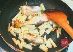 鲢鱼酸笋的做法图解9