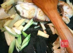鲢鱼酸笋的做法图解10