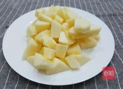 鲜榨苹果汁的做法图解3
