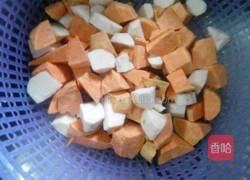 拔丝焦糖地瓜的做法图解1