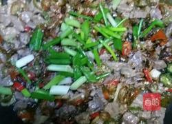 尖椒牛肉丁的做法图解12