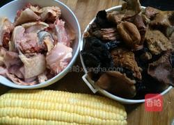 农家野生菌炖鸡的做法图解2