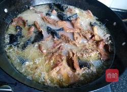 农家野生菌炖鸡的做法图解6