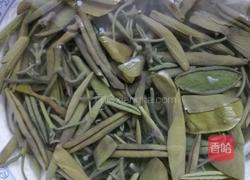 银鱼莼菜汤的做法图解2