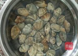 韭菜爆炒花蛤的做法图解1