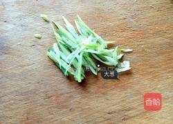 四色素炒面的做法图解1