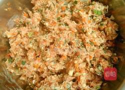 香菇胡萝卜猪肉饺子的做法图解4