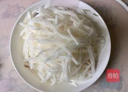 鲫鱼萝卜汤的做法图解2