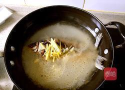 鲫鱼萝卜汤的做法图解5