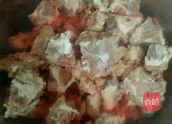 五香大骨头的做法图解1