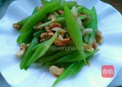 西芹百合炒腰果的做法图解15