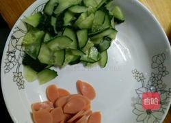 青瓜火腿炒鸡蛋的做法图解1