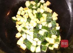 小炒土豆黄瓜丁的做法图解3