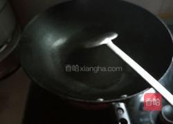 剁椒拌皮蛋的做法图解3