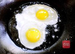 榨菜炒饭的做法图解3