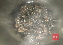 西芹百合炒木耳的做法图解5