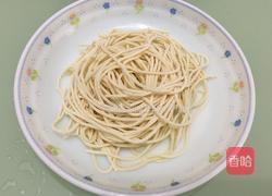 鲮鱼丸子清汤面的做法图解2