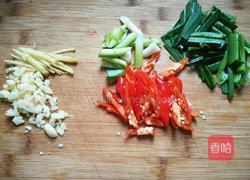 蒜香鲫鱼的做法图解2