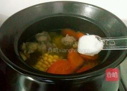 玉米胡萝卜排骨汤的做法图解9