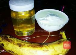 香蕉奶昔的做法图解1