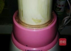 香蕉奶昔的做法图解3