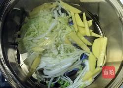 白菜土豆冻豆腐汤的做法图解4