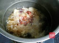 银耳梨子红枣汤的做法图解6