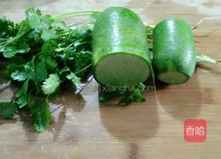 香菜萝卜丝的做法图解1