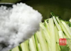 香菜萝卜丝的做法图解5