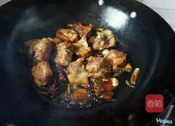 土豆烧排骨的做法图解8