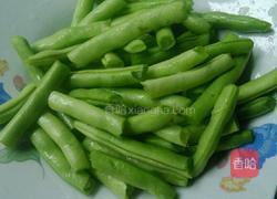 四季豆烧鸡的做法图解2