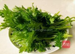 鸡蛋烩茼蒿的做法图解1