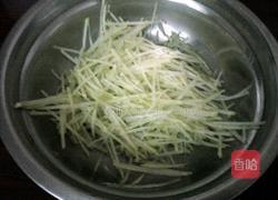 凉拌萝卜丝的做法图解1