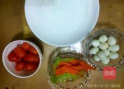 圣女果相伴鹌鹑蛋的做法图解2