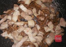 蒜香萝卜干炒肉的做法图解3