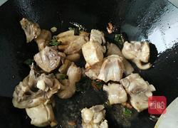 猪皮炖鸡的做法图解3