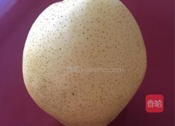 手动榨梨汁的做法图解1