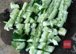 刀拍凉拌黄瓜的做法图解2