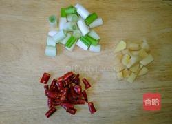 核桃炒肉片的做法图解3