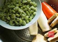 素炒毛豆丁的做法图解1