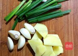 板栗焖鸡肉的做法图解5