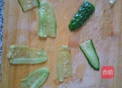 黄瓜拼盘（桂林山水）的做法图解3