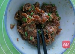 猪肉香葱烧饼的做法图解2