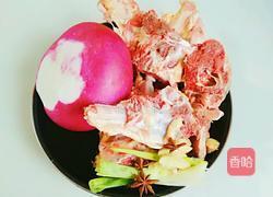 牛骨萝卜汤的做法图解1