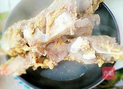 牛骨萝卜汤的做法图解3