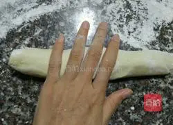 Illustration of making matcha dumpling wrapper 9