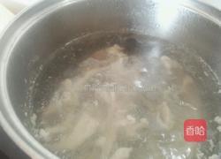 莴笋丝小肠瘦肉汤的做法图解5